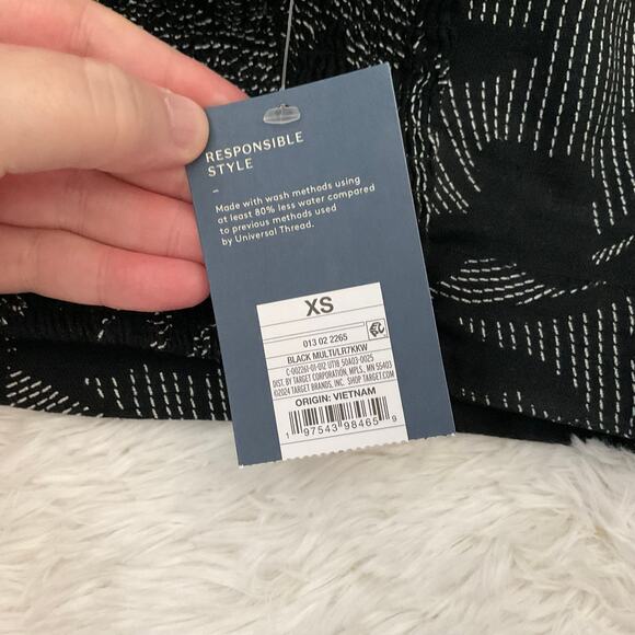 Universal Thread Dark Floral Linen/Rayon Smocked Back Crop Top - XS - NEW - Picture 6 of 10